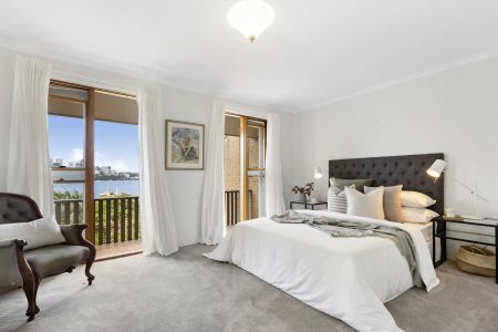Terrace Style Living with Harbour Bridge Views NY Eve Spectacular - 3 MONTH Lease - Photo 3