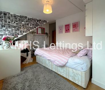 8 Bedroom Mid Terraced House for rent in Ebberston Terrace - Photo 4