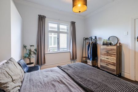 Sunny home near the beach - Photo 4