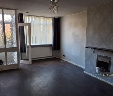 3 bedroom semi-detached house to rent - Photo 2