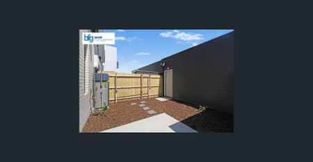 3 Bedroom Townhouse With Double Garage in Deanside! - Photo 4