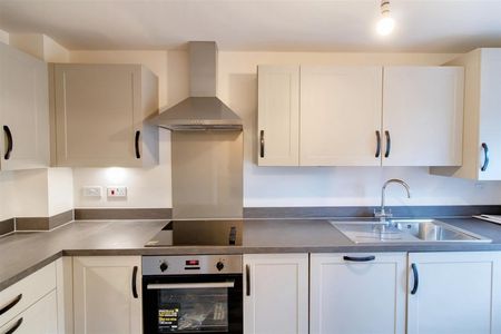 3 Bedroom House - Townhouse - Photo 3