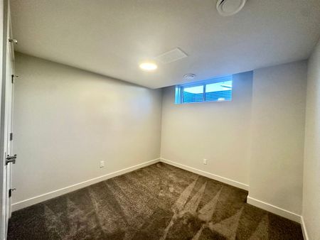 4681 177 Avenue NW - Photo 4