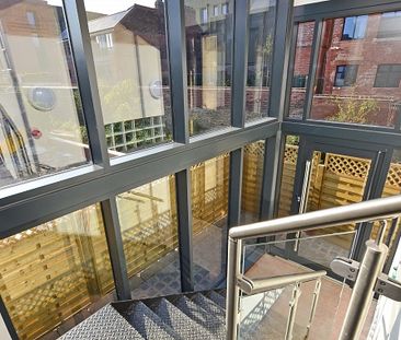 Stunning 6-Bedroom, 6-Bathroom City Centre Apartment Minutes from H... - Photo 5