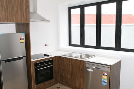 Modern 1-bedroom apartment on Queens Gardens. - Photo 4