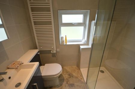 1 bedroom detached house to rent - Photo 5