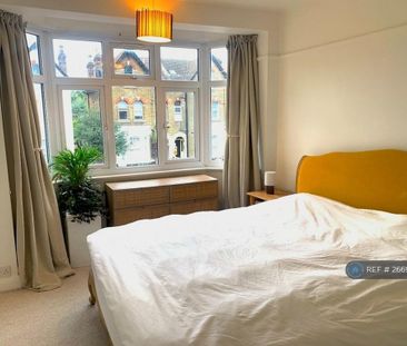 3 bedroom semi-detached house to rent - Photo 4