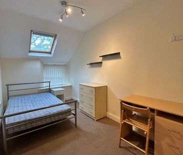 10 Bedroom Student Home – Llanbleddian Gardens - Photo 4