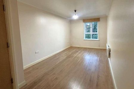 Woking, Surrey, GU22 - Photo 2