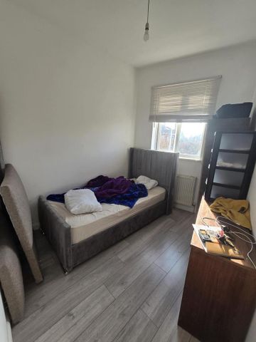 2 bedroom end of terrace house to rent - Photo 3