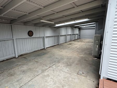 Beautifully Renovated - Photo 4