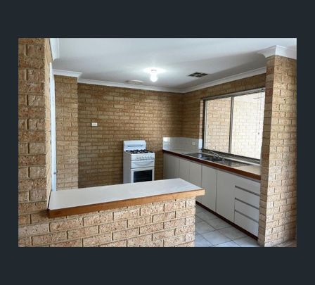 1/106 Strickland Street, Bunbury, WA 6230 - Photo 1