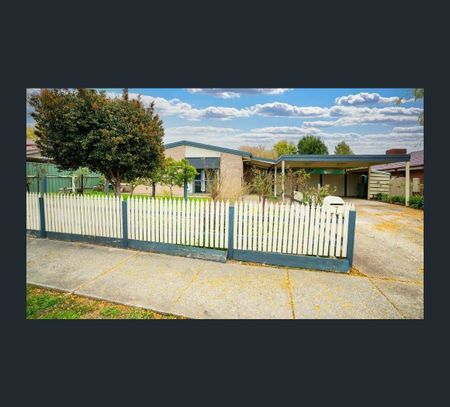 18 McLean Crescent, Wodonga, Vic 3690 - Photo 2