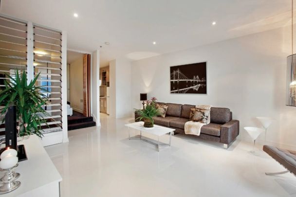Fully-equipped and stylish apartment at the top end of the CBD - Photo 1