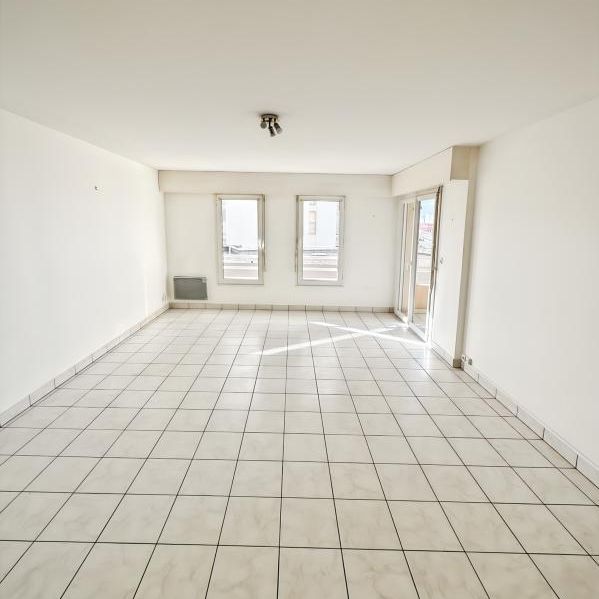 Location Appartement 2 pièces 58m² LES SABLES D OLONNE 85100 - Photo 1
