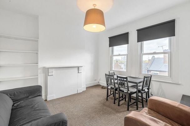 2 bedroom property to rent - Photo 1