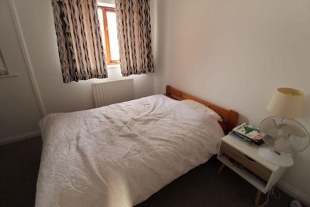 2 bedroom semi-detached house to rent - Photo 3