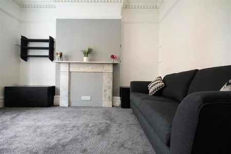 4 bedroom terraced house to rent - Photo 3