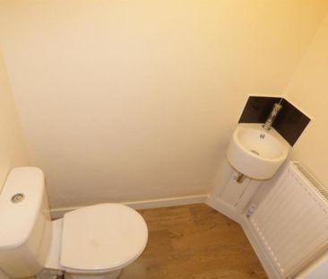 Greenhead Lane, Dalton, Huddersfield, HD5 8EB - Photo 3