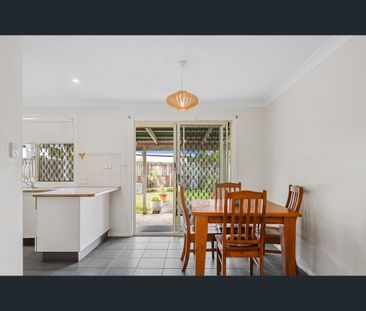 Neat & Tidy Home on Spacious Corner Block - Photo 3