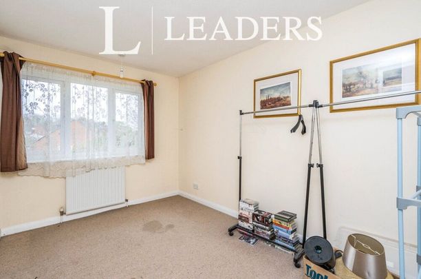 4 bedroom house to rent Arundel Drive, Fareham, PO16 - Photo 1