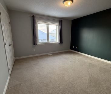 516 Carina Crescent - Photo 3
