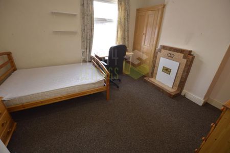 4 bedroom terraced house to rent - Photo 5