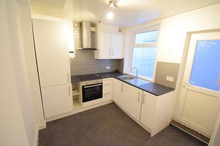 2 bedroom terraced house to rent - Photo 5