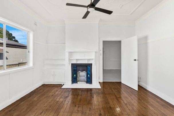 Spacious 3-Bedroom Home in Prime Coniston Location! - Photo 1