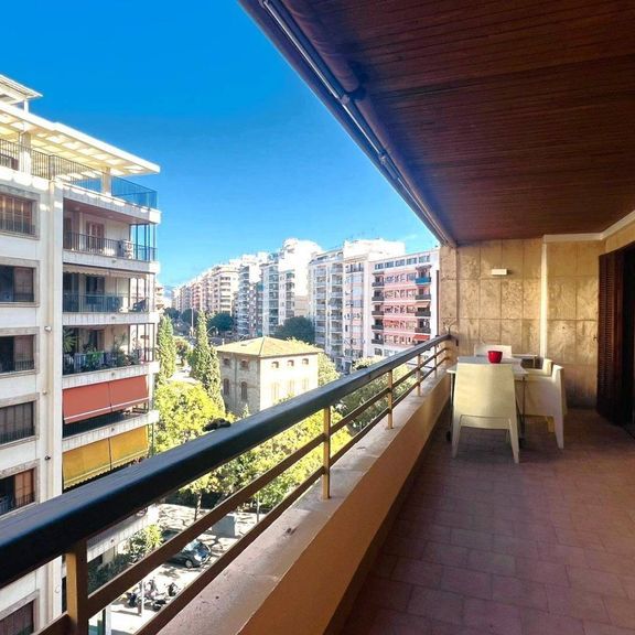 4 room luxury Apartment for rent in Palma de Mallorca, Balearic Islands - Photo 1