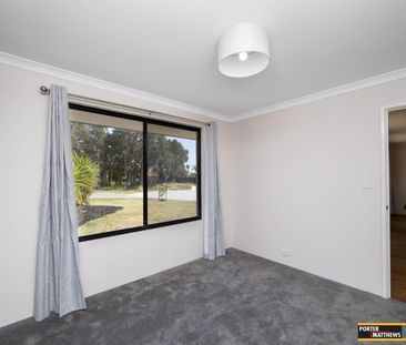 Immaculate 4 Bedroom, 2 Bathroom Family Home in a Quiet, Peaceful S... - Photo 6