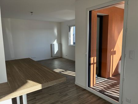 Location Appartement 3 pièces 69m² - Photo 2