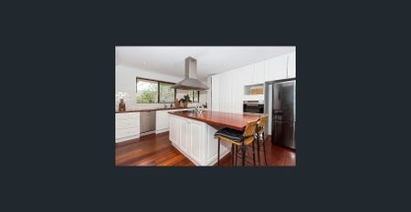 BEAUTIFULLY PRESENTED 2 BEDROOM APARTMENT - Photo 2