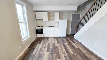 44 Front Street South - 4, Orillia L3V4S3 - Photo 3