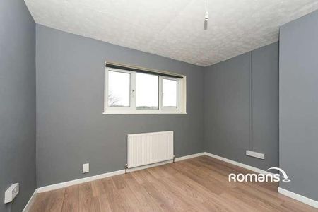 Ramsbury Avenue, Swindon, Wiltshire, SN2 - Photo 5