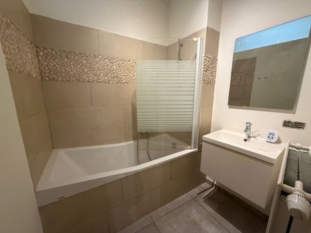 Gerenoveerde studio op het gelijkvloers. - Photo 2