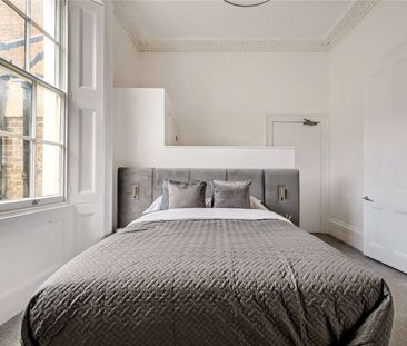 EXCLUSIVELY MANAGED BY SAVILLS. PETS WELCOME. AVAILABLE NOW. A newl... - Photo 1