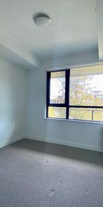 1 bed & den unit for rent, close to Canada Line - Photo 3