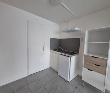 Location Appartement 1 pièce 21m² LILLE 59260 - Photo 2