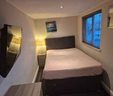 1 bedroom in a house share to rent - Photo 3