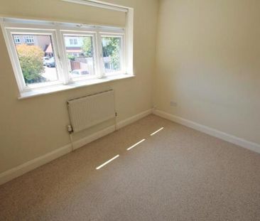 4 bedroom semi-detached house to rent - Photo 5