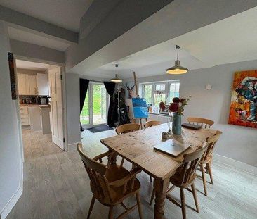 2 bedroom end of terrace house to rent - Photo 2