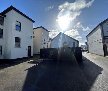 Flat 7 Helen's Way, 1 Station Square, Helen's Bay, BT19 1TN - Photo 2