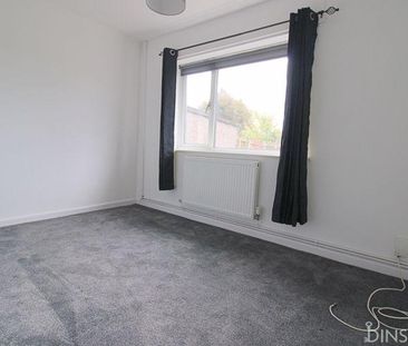 2 bedroom bungalow to rent - Photo 2