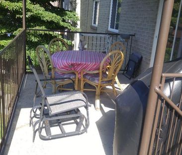 BOISBRIAND, PRÈS DU FAUBOURG, 6 1/2 ,GARAGE, FOYER 3 CHAMBRES + , 1... - Photo 2