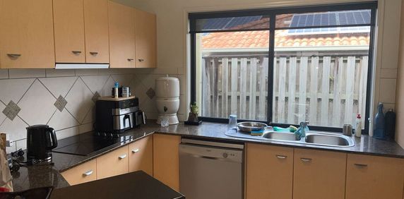 Spacious Family Haven in the Heart of Robina – $930 per week - Photo 2