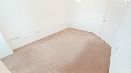 3 bedroom detached house to rent - Photo 3