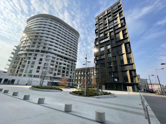 UNBEFRISTETE 2-Zimmer Neubauwohnung mit Freifläche + Extras im Haus - Photo 1