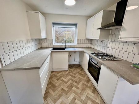 2 bedroom coach house to rent - Photo 5