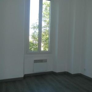 Location Appartement 2 pièces 51m² BRIGNOLES 83170 - Photo 2